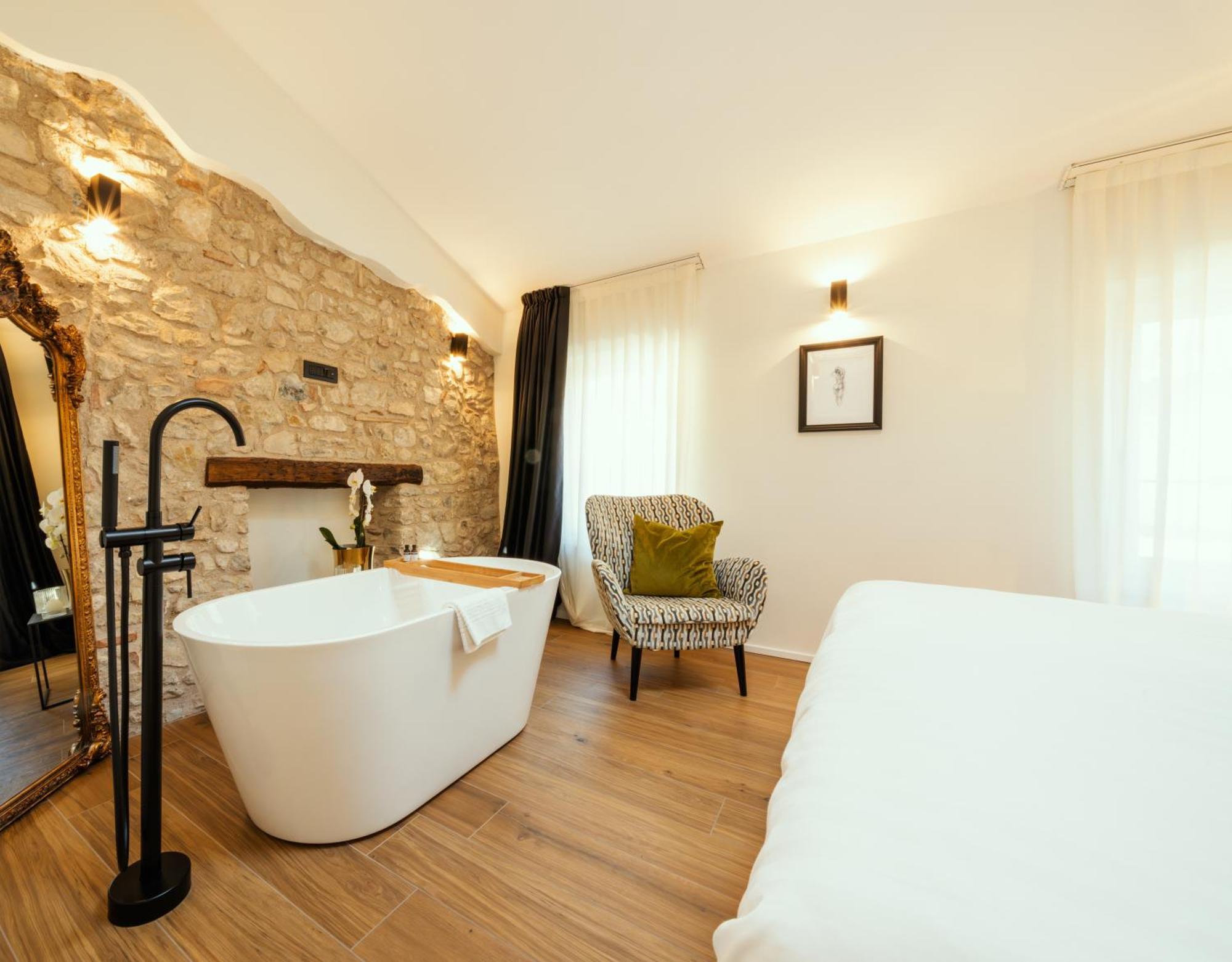 Il Vicolo Suite Apartments - La Piazzetta Tignale Esterno foto